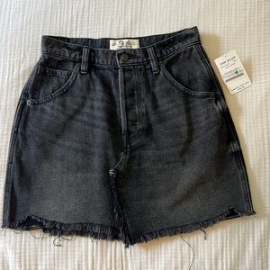 FREE PEOPLE BLACK DENIUM SKIRT - SIZE 26